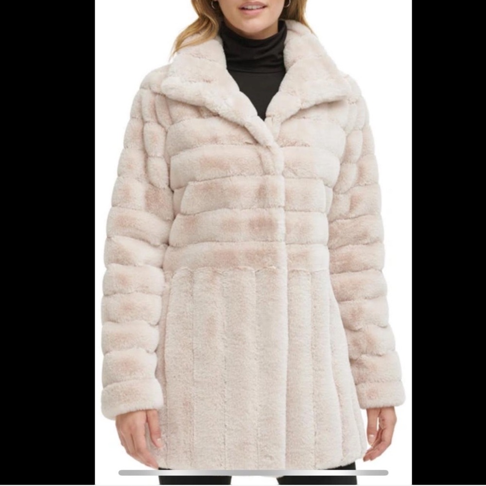 Kenneth Cole NWT faux fur coat size medium